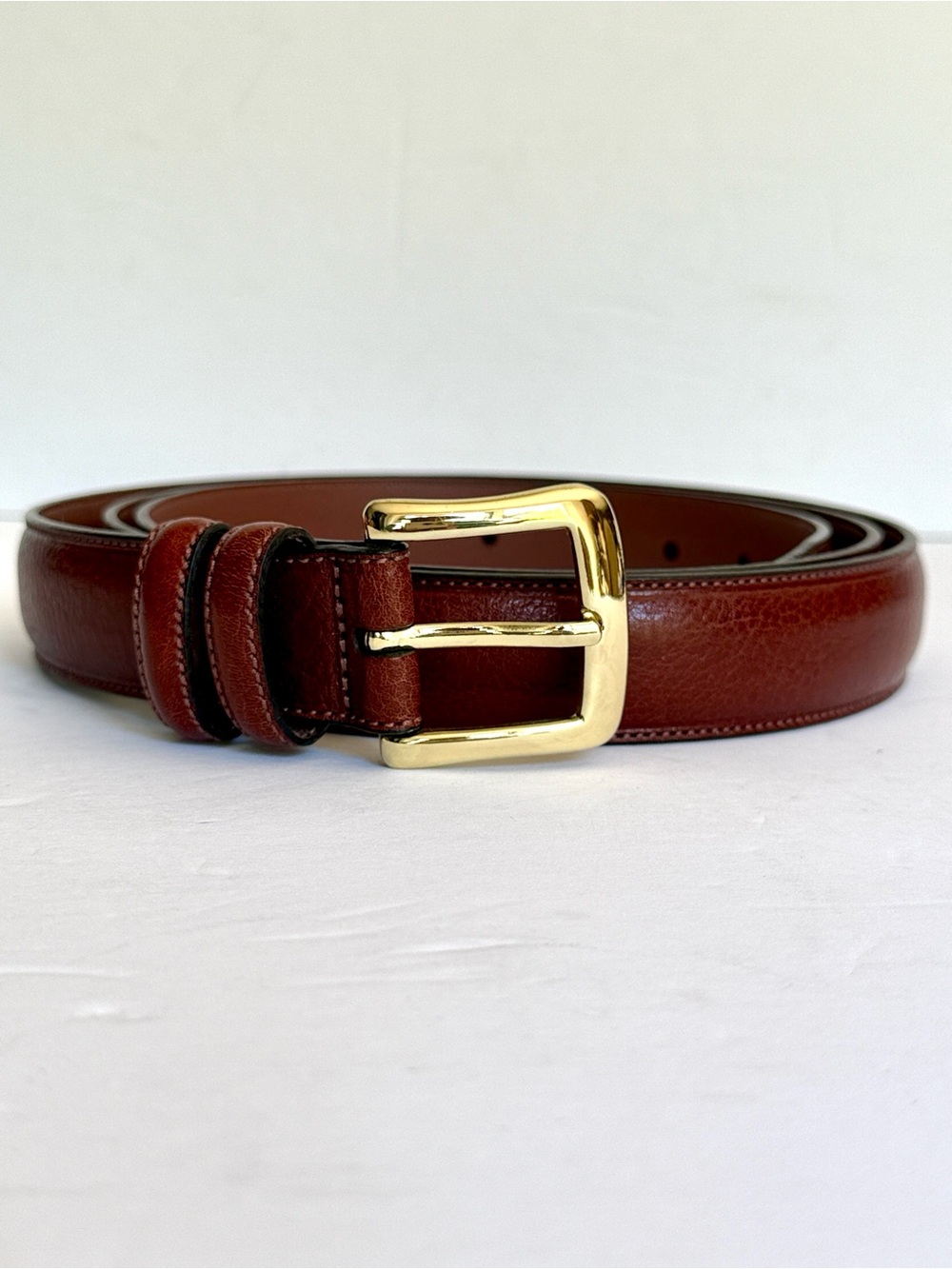 Roundtree & Yorke Mahogany Brown Leather Men's Belt with Gold Buckle size 52